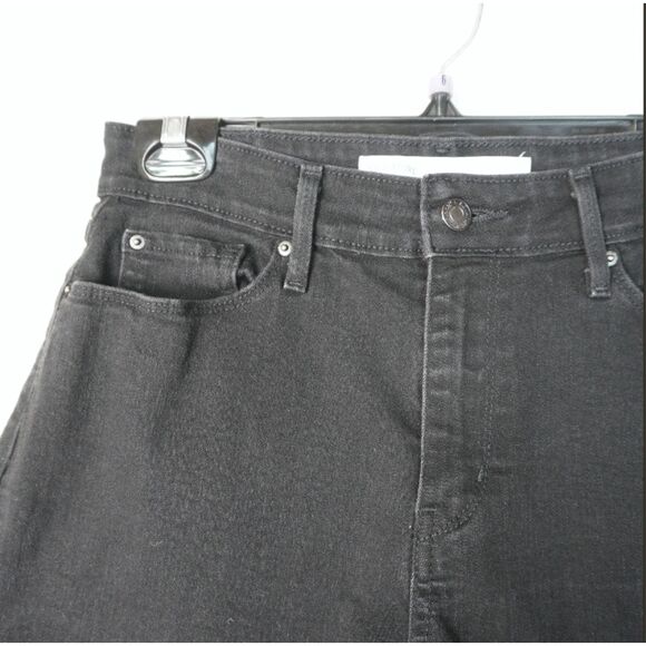 Levi's Black Wash High Rise Short Cuffed Distressed Leg EUC Sz 6 Summer Beach - Picture 6 of 10